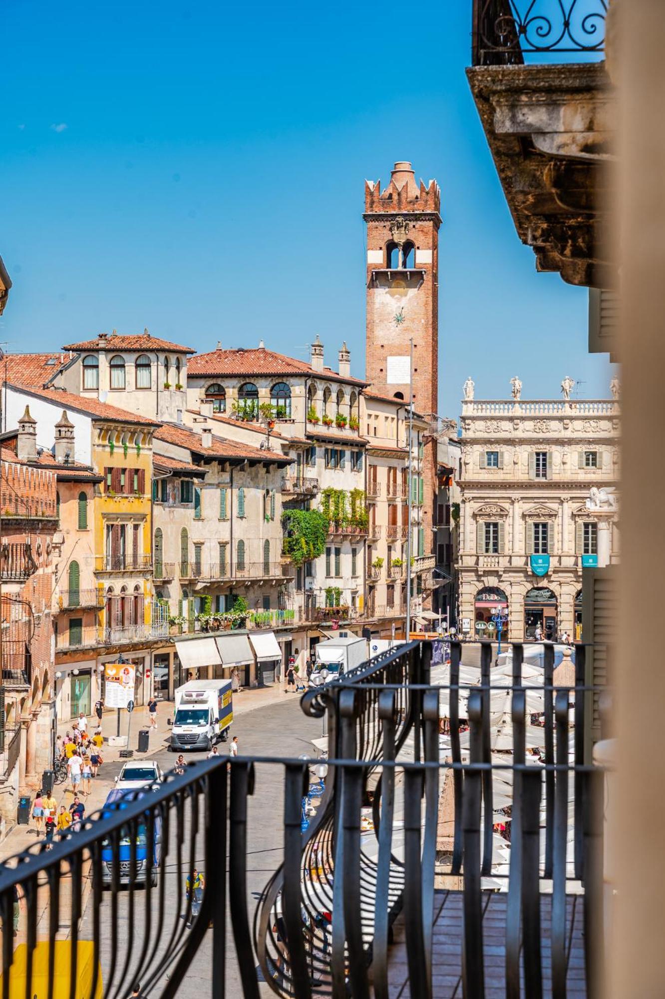 Апартаменти Hoomee Piazza Erbe Верона Екстер'єр фото